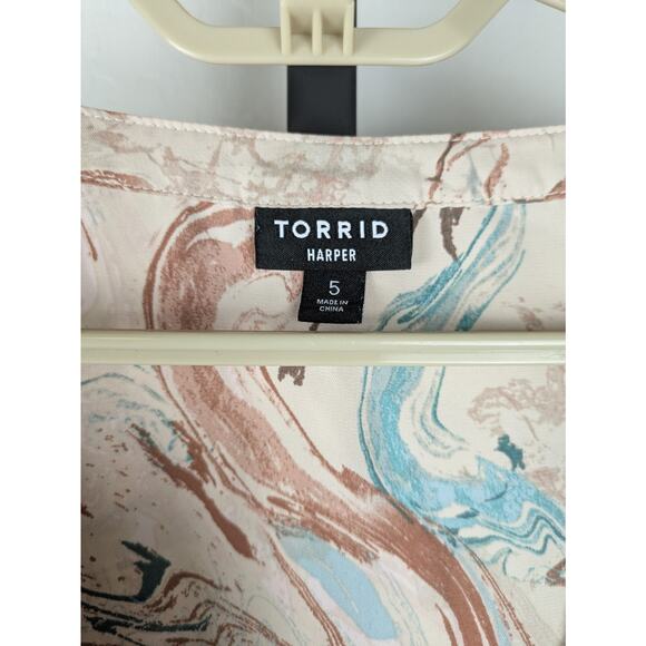 Torrid Harper Blouse V-Neck Roll Tab Sleeve beige teal marble print - Picture 3 of 7